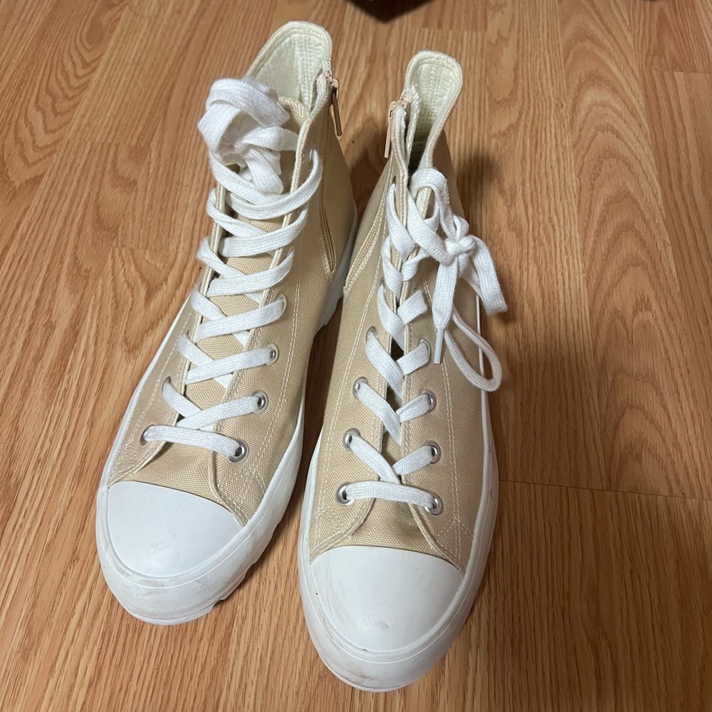 High rise sneaker